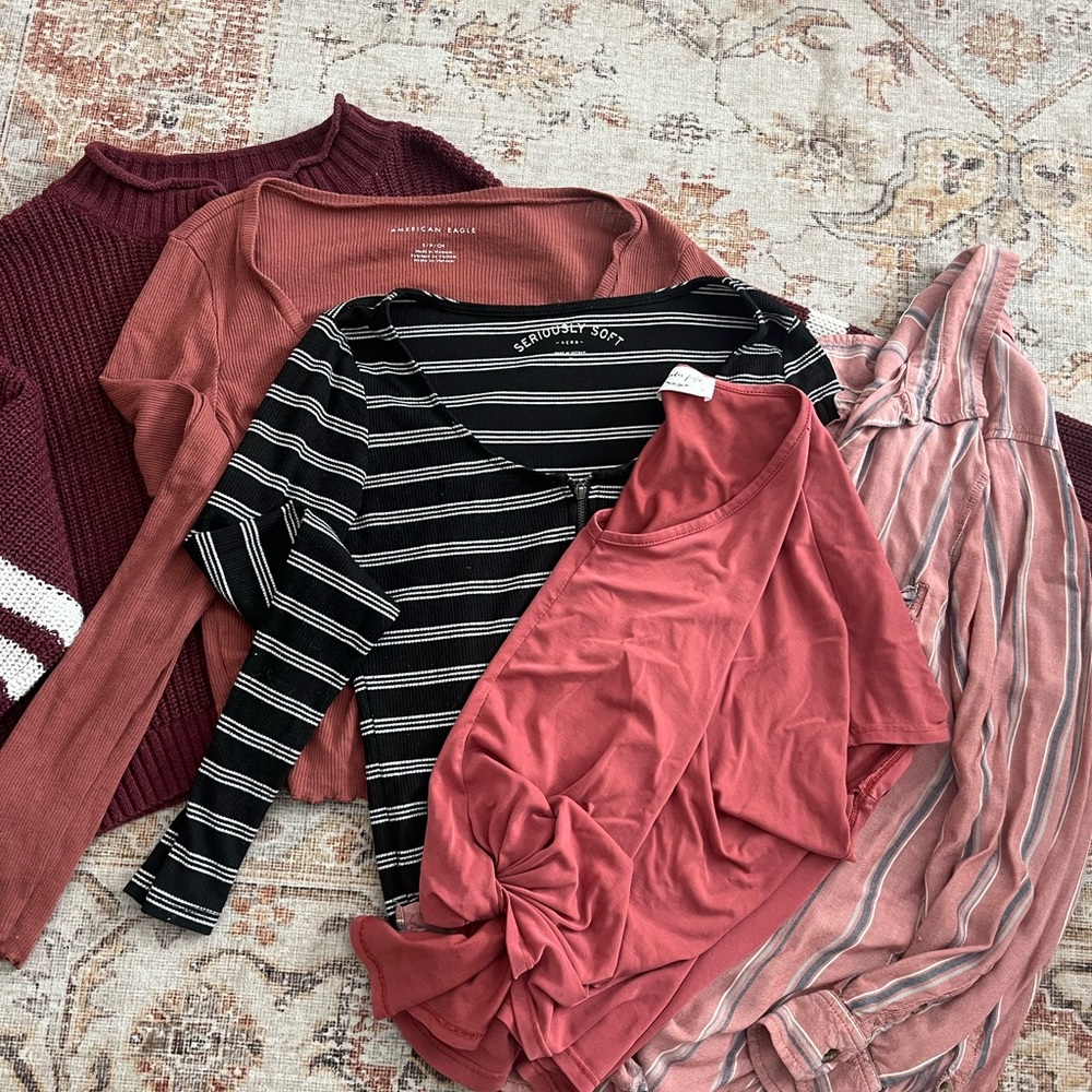 American Eagle top bundle